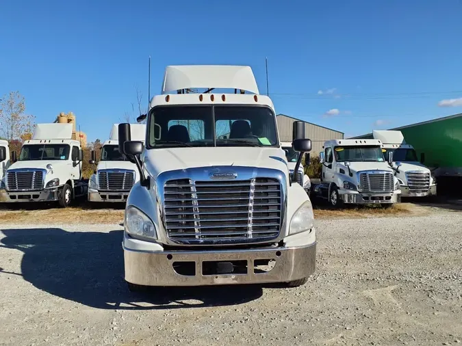 2018 FREIGHTLINER/MERCEDES CASCADIA 125e97b6a09be1165843c21c6a7a031b49d
