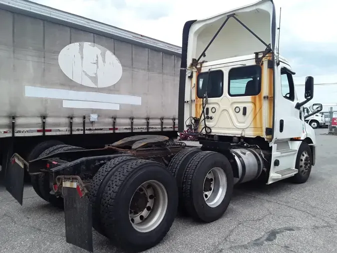 2019 FREIGHTLINER NEW CASCADIA 116