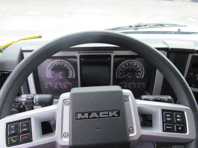 2026 MACK MD MD6 274 WB