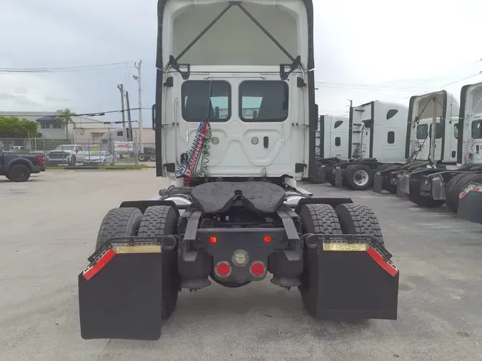 2018 FREIGHTLINER CASCADIA 113