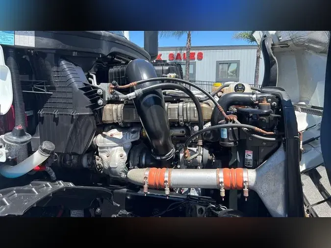 2020 FREIGHTLINER CA126