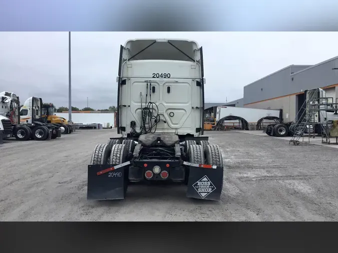 2021 Freightliner Cascadia 126