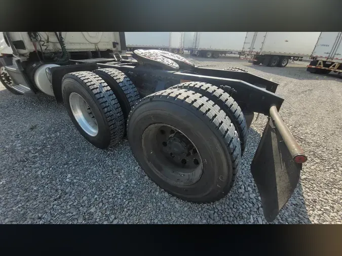 2019 Freightliner Cascadia 126