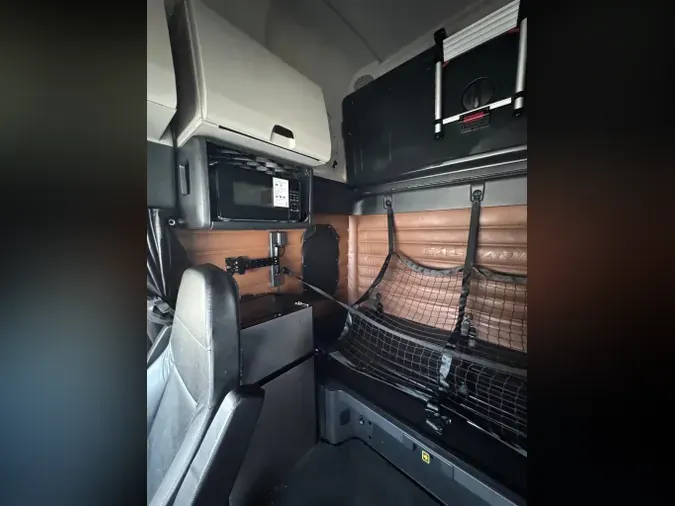 2023 FREIGHTLINER Cascadia 126