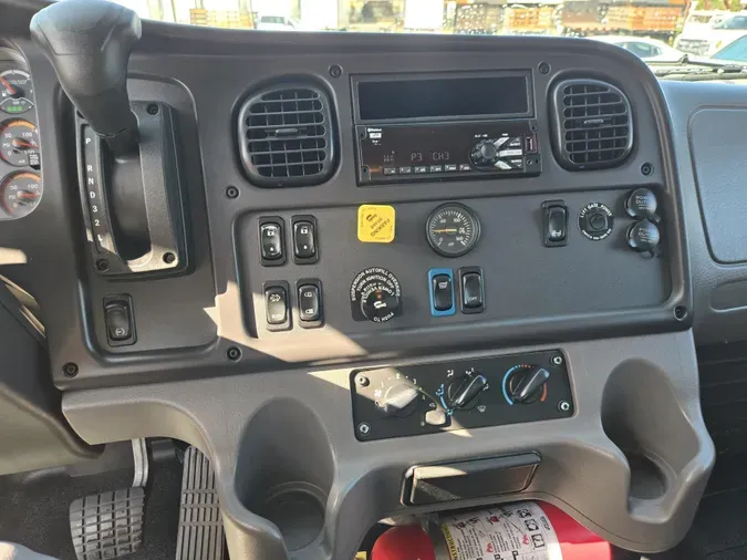 2022 Freightliner Business Class M2 106e9874b0c0890af23ba1afb39e66a15a1
