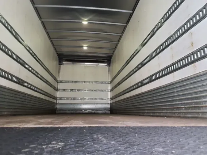 2016 FREIGHTLINER/MERCEDES M2 106
