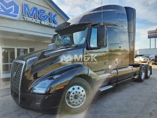 2023 VOLVO VNL64T760