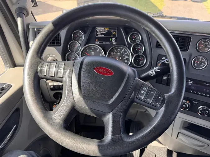 2021 Peterbilt 579