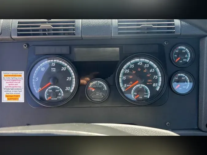 2018 FREIGHTLINER CA12562DCe992071eedb8ef5eb3f543c9968f88b3