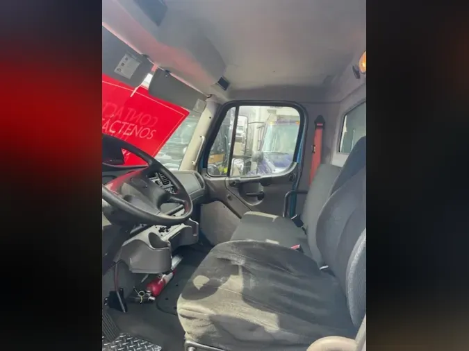 2016 FREIGHTLINER M2 106