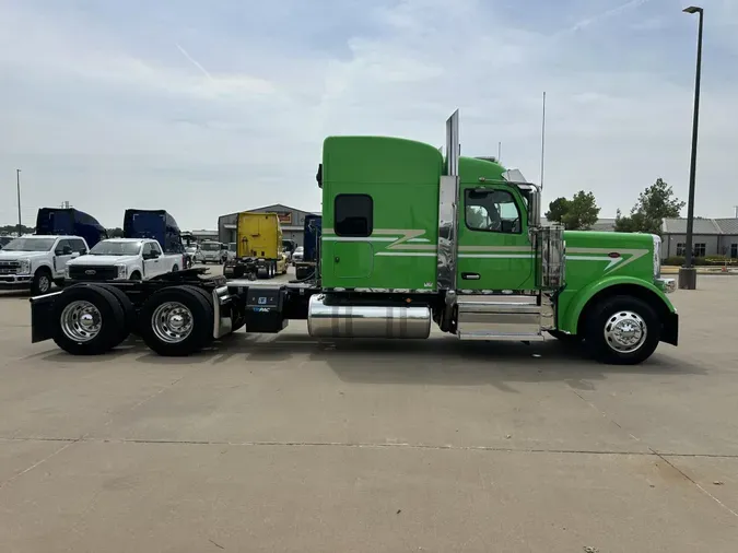 2025 Peterbilt 589e99736f71b45b831bc4dcb737573ad8a