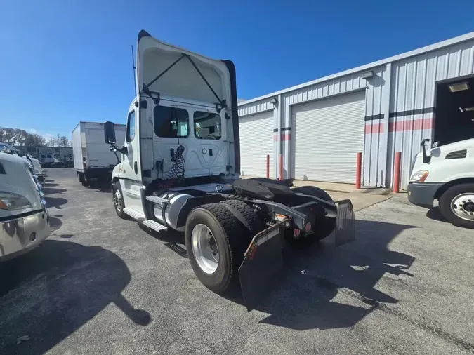 2020 FREIGHTLINER/MERCEDES CASCADIA 125e9997488e2e407bafd9c2806b0601585