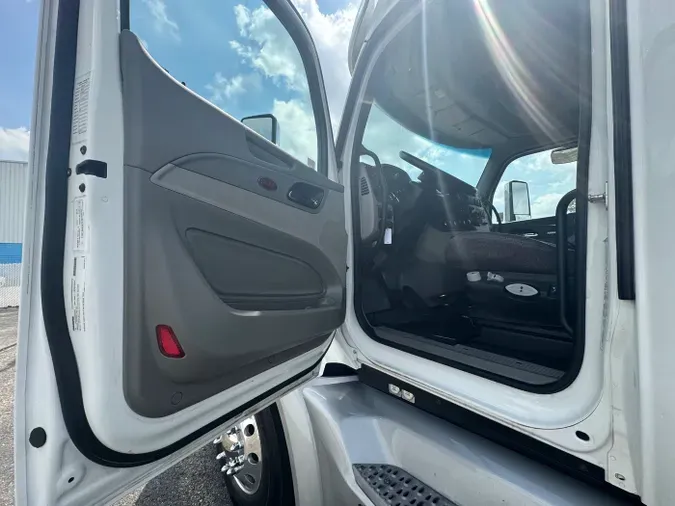 2022 Peterbilt 579