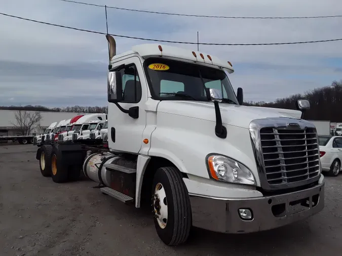 2016 FREIGHTLINER/MERCEDES CASCADIA 125