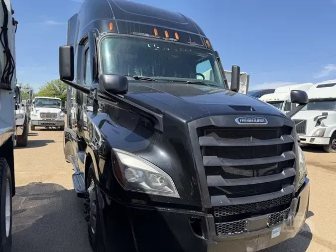 2020 FREIGHTLINER CASCADIA 126