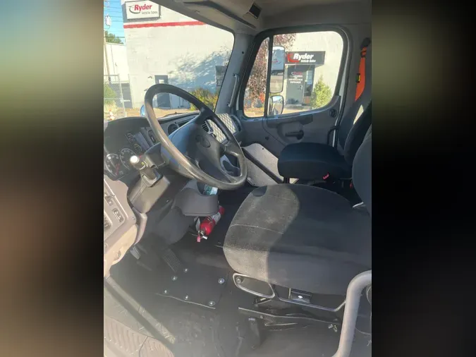 2019 FREIGHTLINER/MERCEDES M2 106