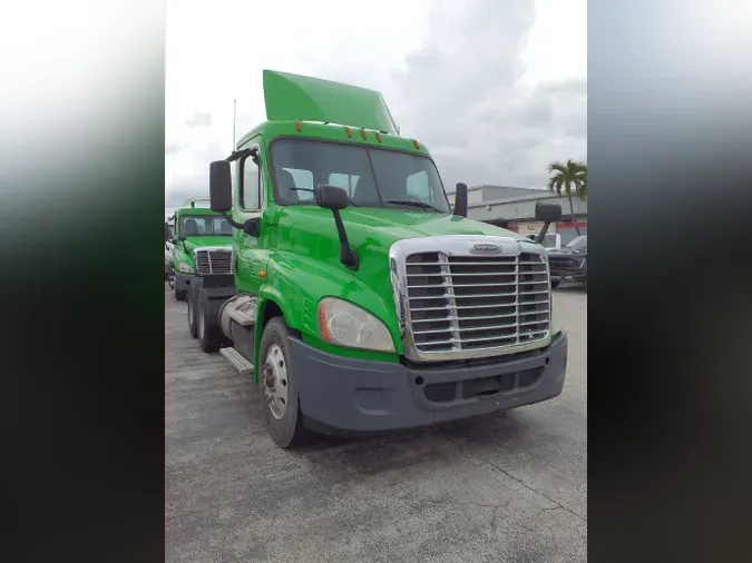 2016 FREIGHTLINER/MERCEDES CASCADIA 125