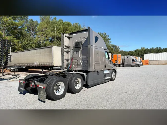 2023 Freightliner Cascadia 126