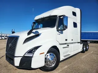 2023 VOLVO VNL64T760