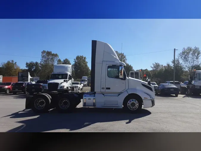 2020 Volvo VNL300