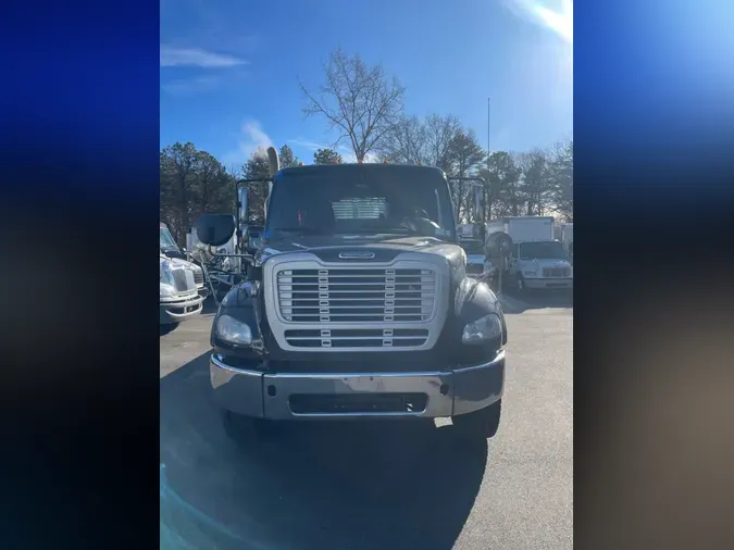 2017 FREIGHTLINER/MERCEDES M2 112