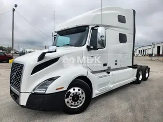 2020 VOLVO VNL64T760