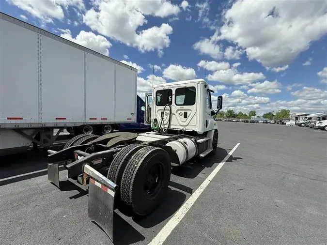 2016 FREIGHTLINER CASCADIA