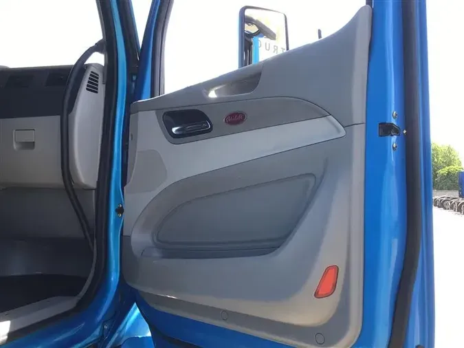 2022 PETERBILT 579
