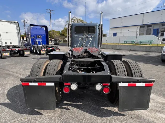 2023 Peterbilt 389e9a977f8e385507d859e707f7ff91b8b