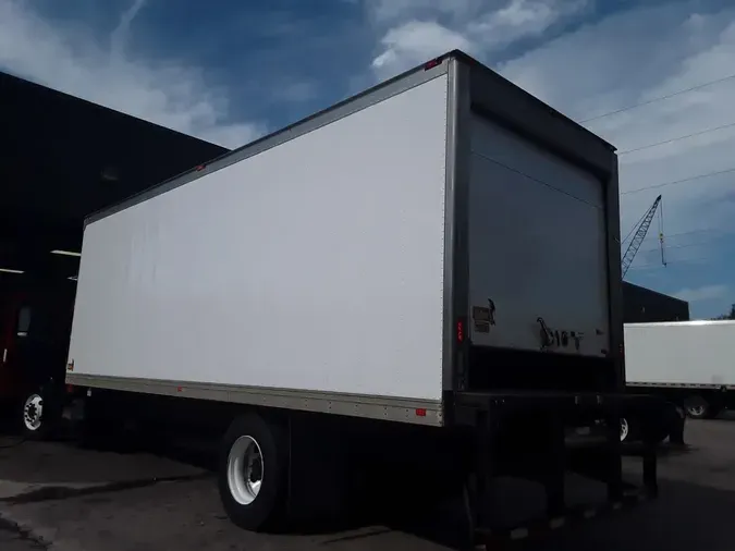 2015 FREIGHTLINER M2 106