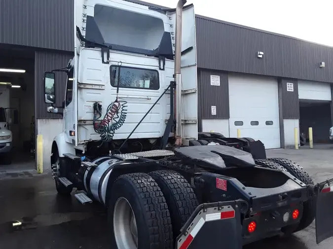 2019 VOLVO VNR42T 300e9ac227c1e2717a66357aef52e0ebb6a