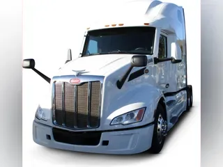 2023 Peterbilt 579