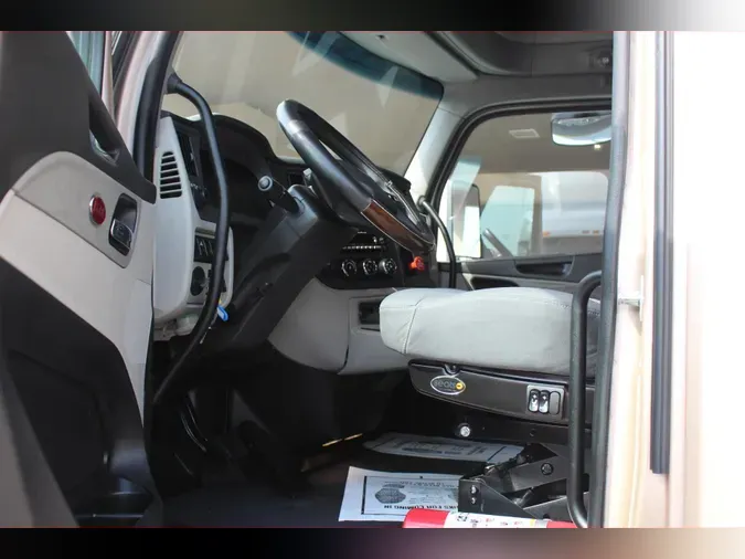 2023 Peterbilt 579
