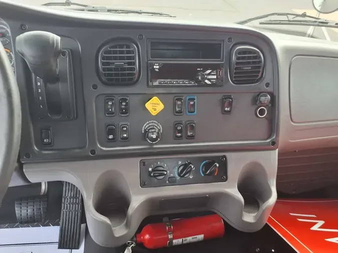 2021 FREIGHTLINER/MERCEDES M2 106e9b0aca2acbc1a8a1bbbf655281f6791