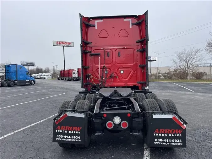 2021 FREIGHTLINER CA126