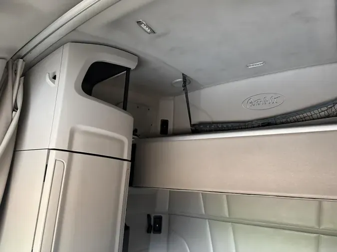 2021 Peterbilt 579