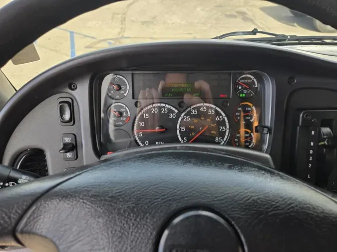 2018 Freightliner Business Class M2 106