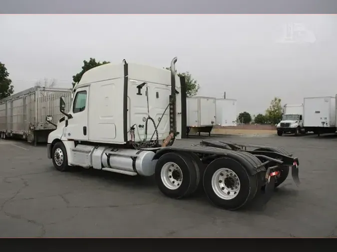 2019 FREIGHTLINER CASCADIA 126