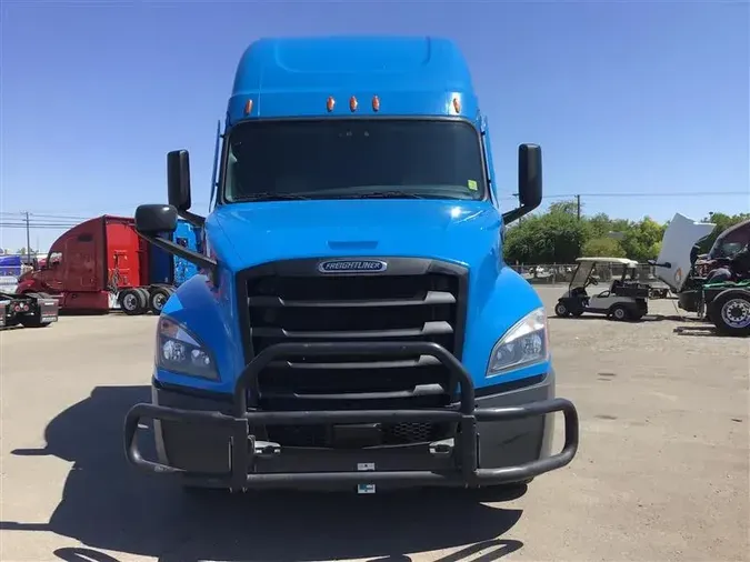 2021 FREIGHTLINER CA126