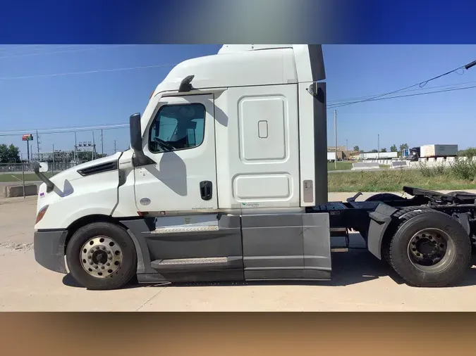 2022 Freightliner Cascadia 126e9baea287414e0de2231582a1db8d5d7