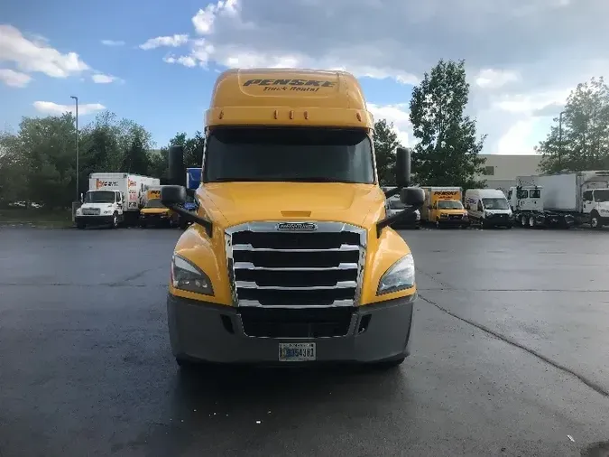 2019 Freightliner T12664ST