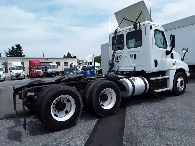 2018 FREIGHTLINER CASCADIA 125