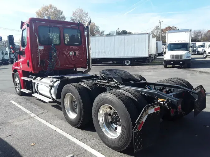 2019 FREIGHTLINER/MERCEDES CASCADIA 125