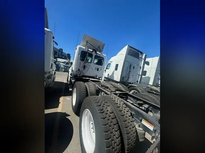 2016 FREIGHTLINER/MERCEDES CASCADIA 125