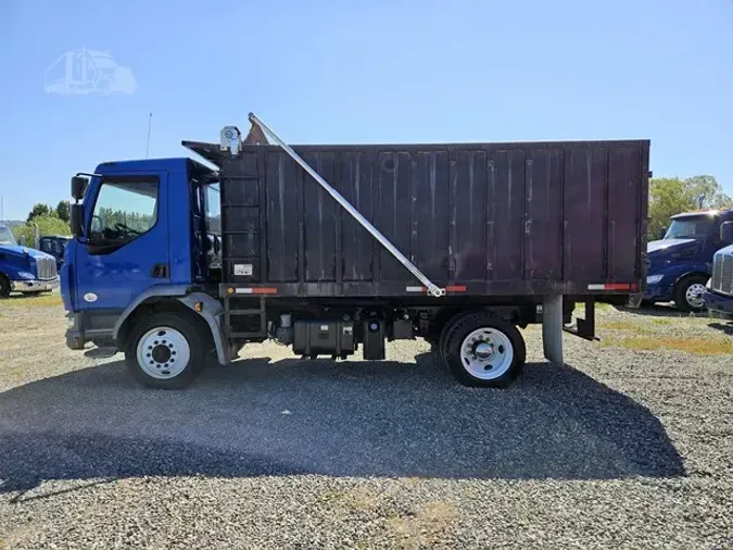 2016 PETERBILT 220