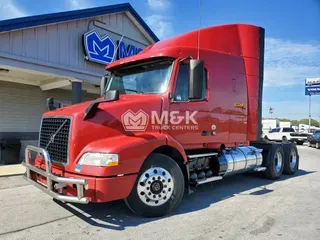 2017 VOLVO VNM64T630