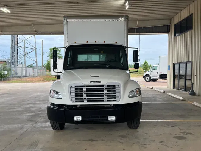 2018 Freightliner Business Class M2 106