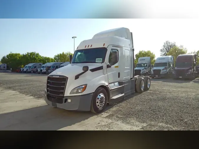 2021 Freightliner Cascadia 126