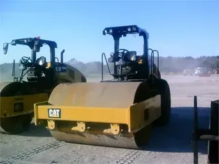 2017 CATERPILLAR CS54B