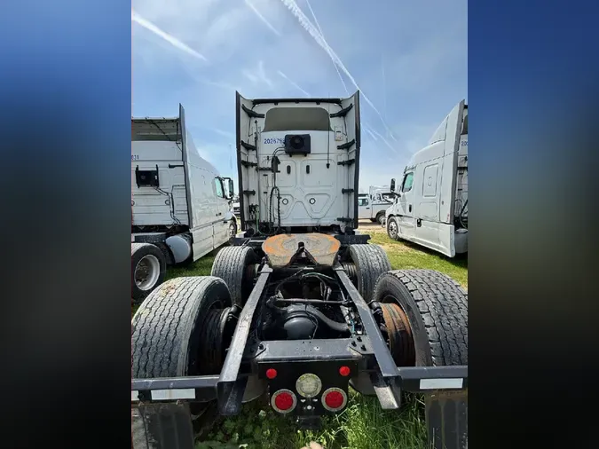 2021 FREIGHTLINER CA116